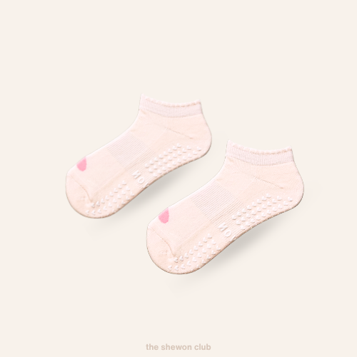 Pastel pink heart-shaped ankle Pilates grip socks for women